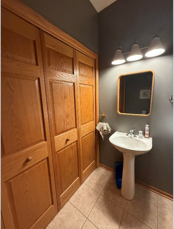 Building Photo - 4363 Memorial Cir