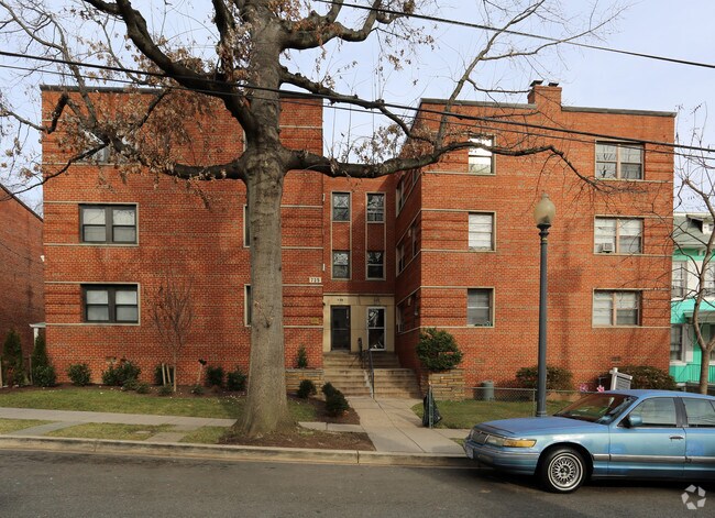 Building Photo - 723 Jefferson Street NW