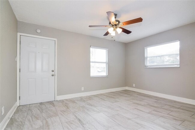 Building Photo - 4805 S 88th St