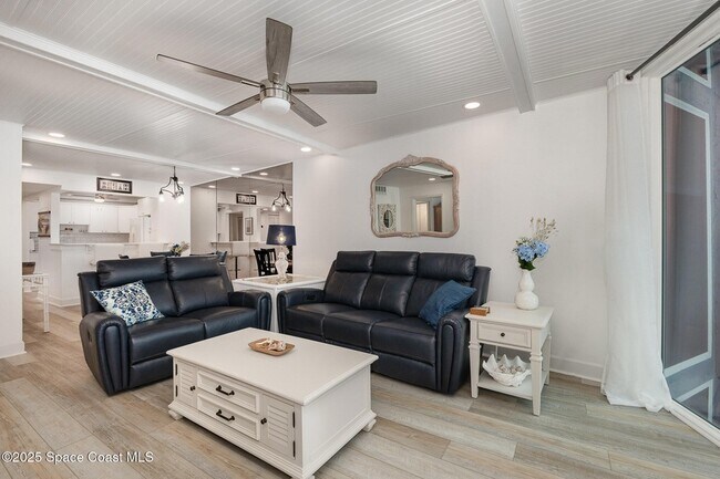 Building Photo - 1175 Jimmy Buffett Mem Hwy