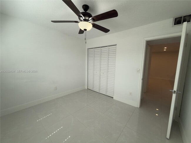 Building Photo - 2500 W 67th Pl