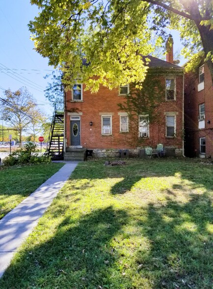 Building Photo - 462 King Ave