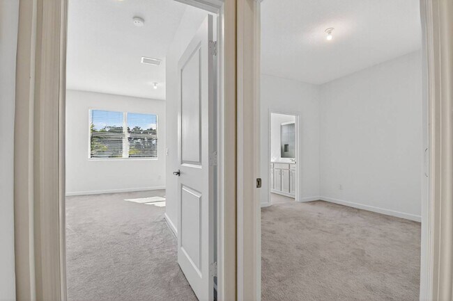 Building Photo - 4645 Meyerson Pl