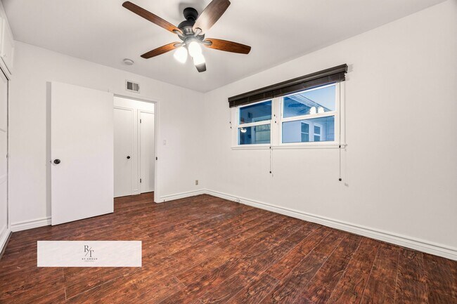 Building Photo - 6928 Vanscoy Ave