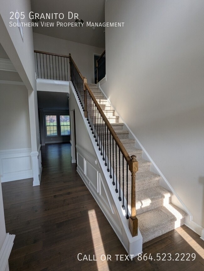 Building Photo - 205 Granito Dr