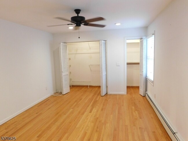 Building Photo - 176 Totowa Rd