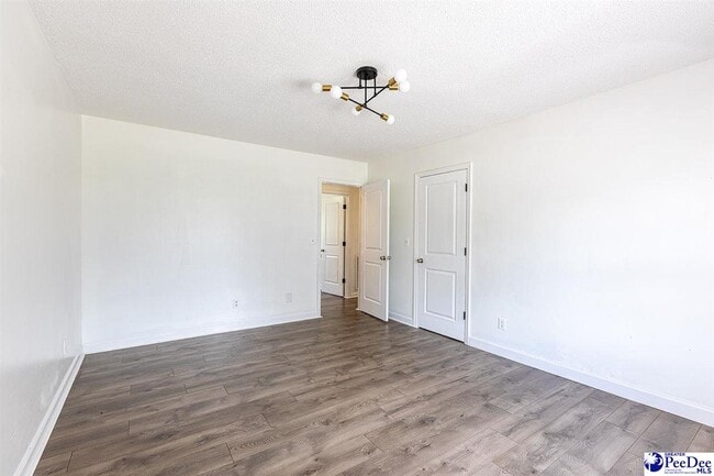 Building Photo - 2318 W Heron Dr