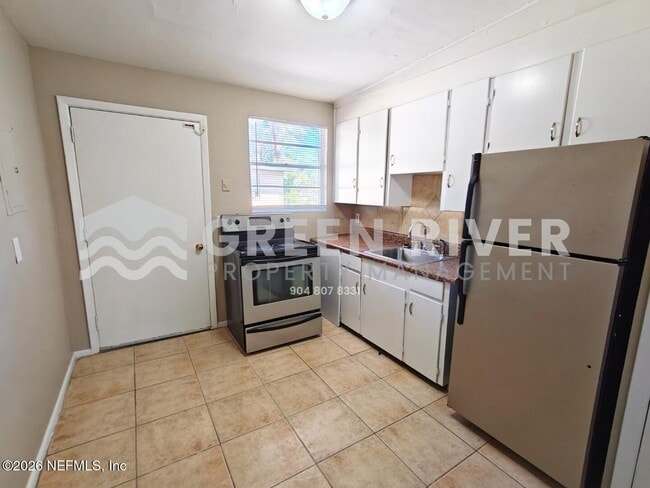 Building Photo - 11620 Charlie Rd