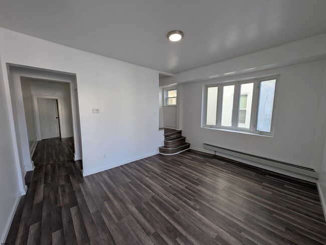 Building Photo - 712 Sewell Ave