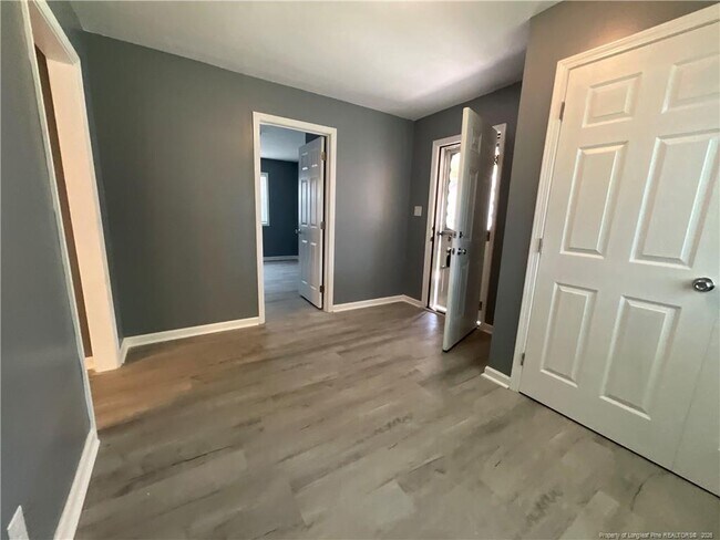 Building Photo - 1422 Grandview Dr