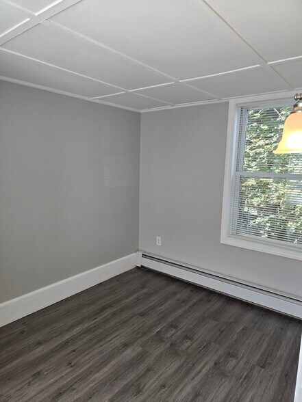 Building Photo - 353 Laurel St