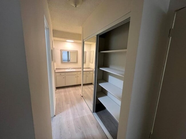 Interior Photo - 11139 Acama Street,