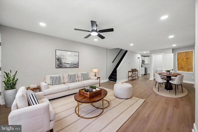 Building Photo - 40 Reger St