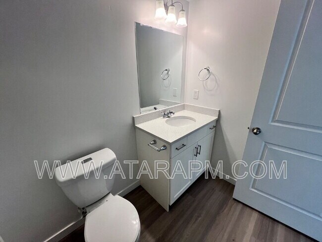 Building Photo - 346 Grassland Dr