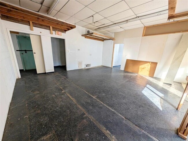 Building Photo - 4628 SE 29th St