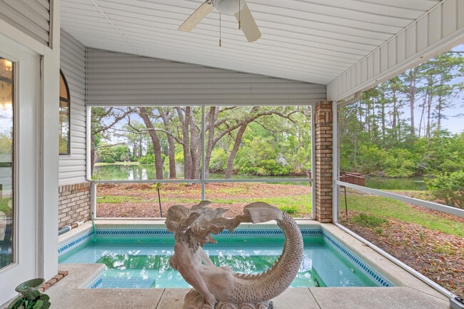 Building Photo - 1224 Deerwood Dr