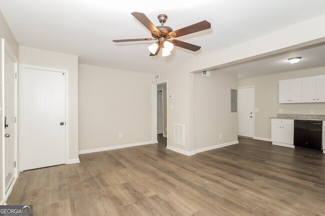 Building Photo - 66 Seminole Rd NE