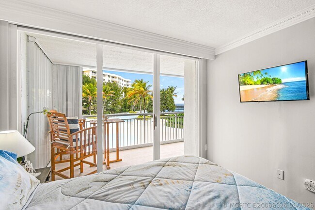 Building Photo - 3546 S Ocean Blvd