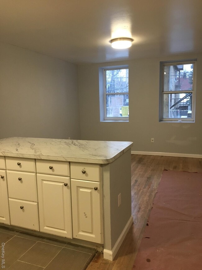 Building Photo - 44 S Bleeker St