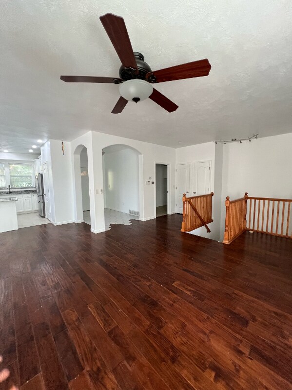 Building Photo - 7958 Big Sycamore Dr