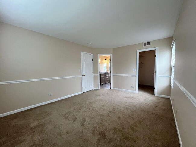 Building Photo - 468 Columbine Ln