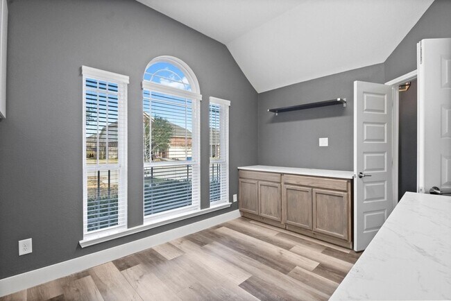 Building Photo - 7039 Villa Mountain Ln