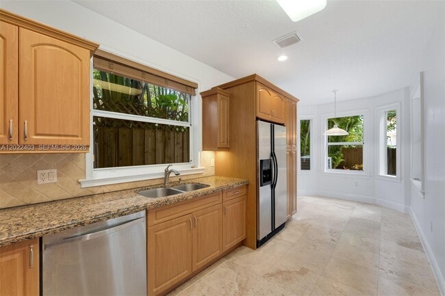 Building Photo - 3060 Lime Ct