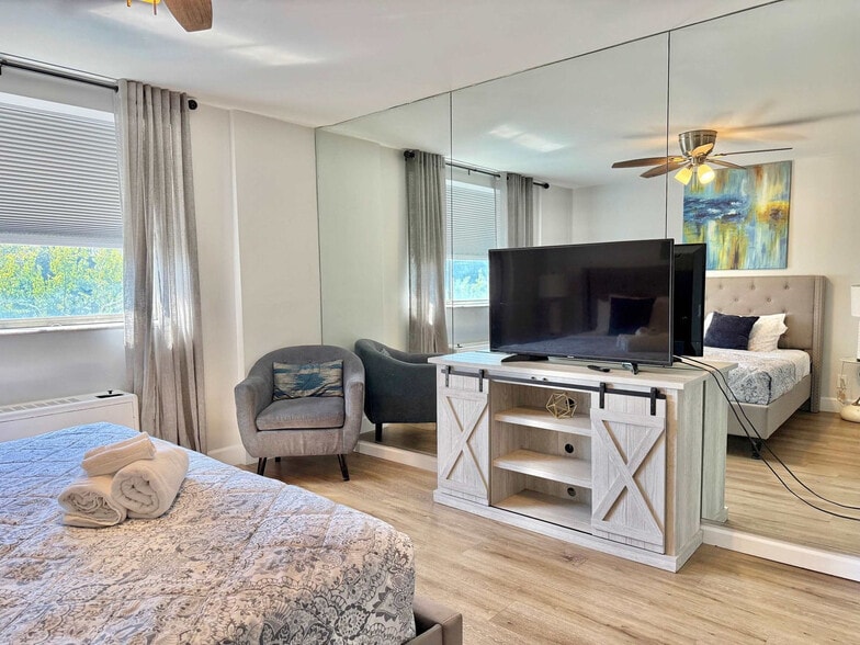 Building Photo - 215 Piedmont Ave NE