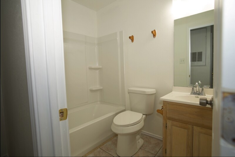 Building Photo - 746 Sonesta Dr