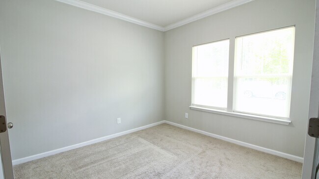 Building Photo - 3/2.5 House with Fenced-In yard and GORGEOUS interior!