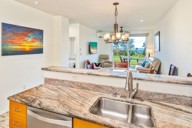 Building Photo - Beautifully Fully Furnished 2 Bed, 2 Bath ...