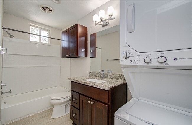 Building Photo - 1519 W 12th St