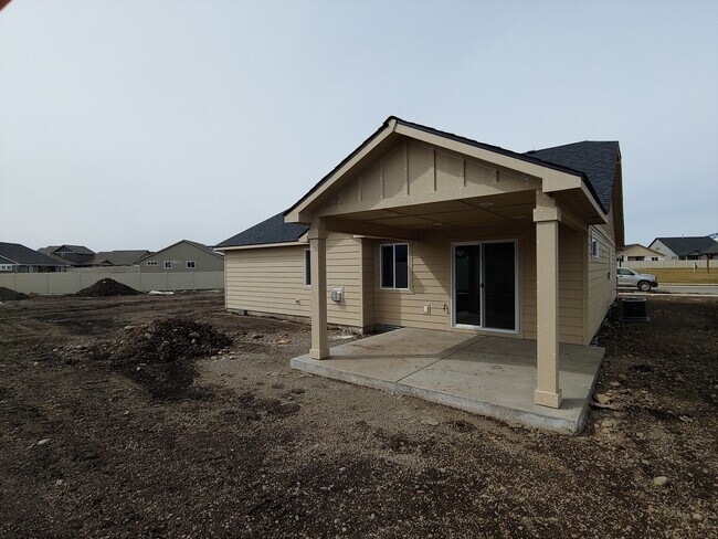 Building Photo - Beautiful North Hayden Neighborhood, Landscaping included!