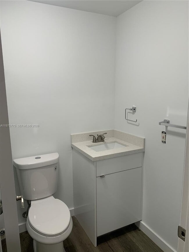 Building Photo - 1218 Salzedo St