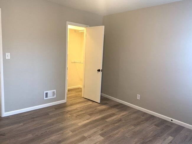 Building Photo - Completely remodeled 4 bedroom home! Hudsonville Schools