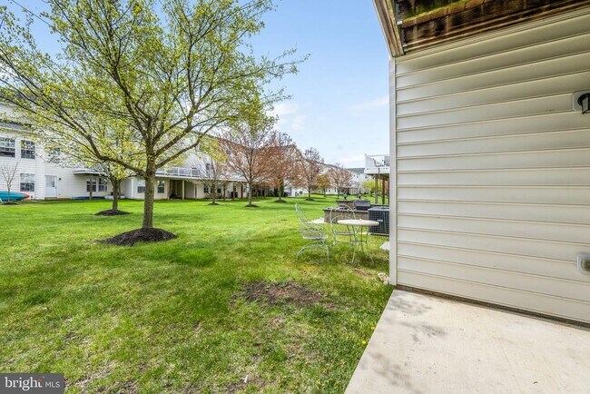Building Photo - 202 Bardel Dr