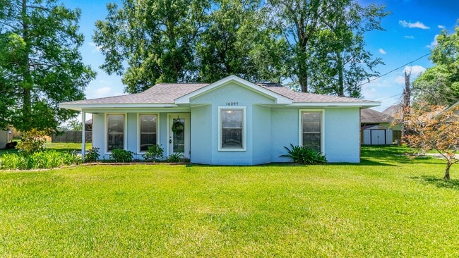 Building Photo - Modern Meets Cozy on Beech St. – Updated &...