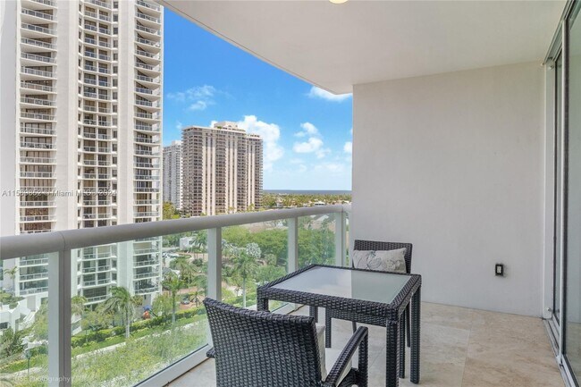 Building Photo - 19400 Turnberry Way