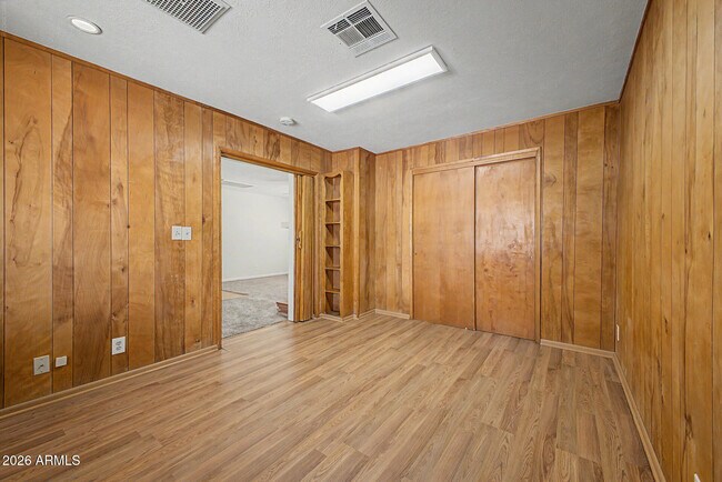 Building Photo - 8501 E Roanoke Ave