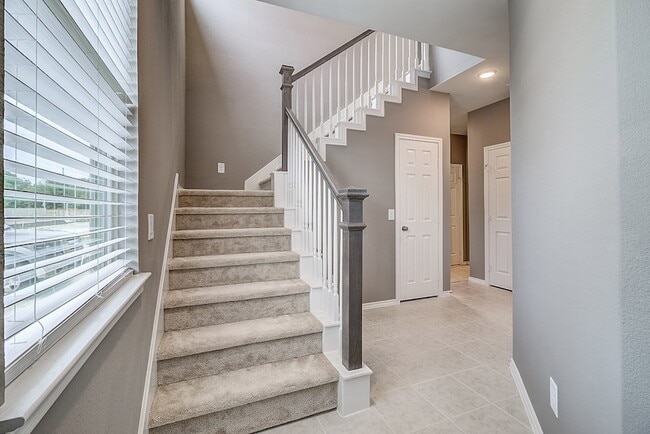 Building Photo - 9312 Bauer Vista Dr