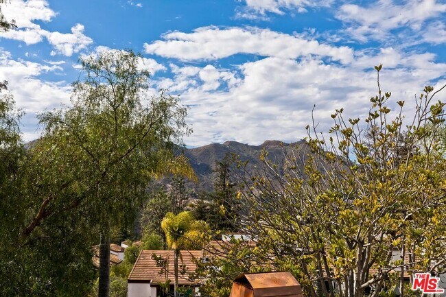 Building Photo - 17171 Palisades Cir