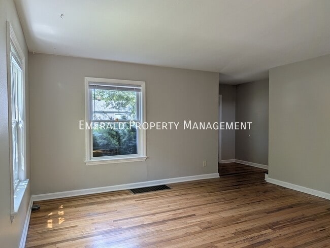 Building Photo - 2215 Hecker Ave