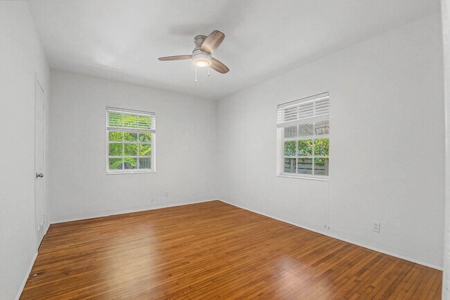 Building Photo - 7601 SW 59th Ct