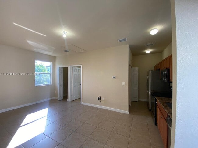 Building Photo - 9253 SW 169th Ave