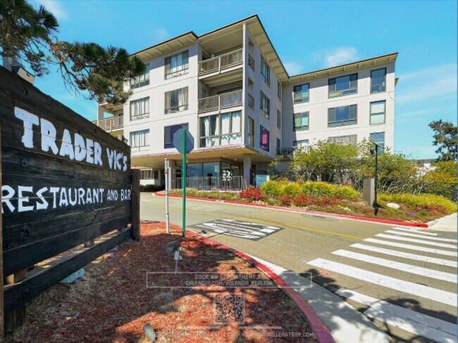 Building Photo - Sweet 2nd floor  studio condo at resort-like Watergate by the Bay in Emeryville!