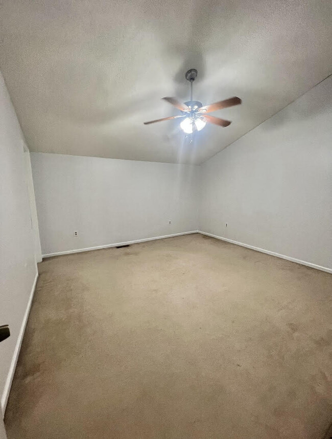 Building Photo - 212 11th Ave S