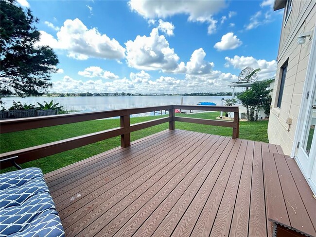 Building Photo - 677 Lake Dexter Cir