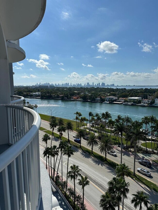 Building Photo - 5401 Collins Ave