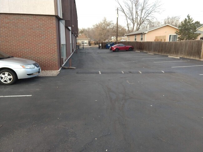 Building Photo - 3611 E San Miguel St