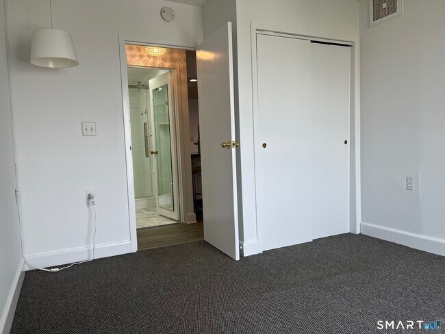 Building Photo - 60 Strawberry Hill Ave